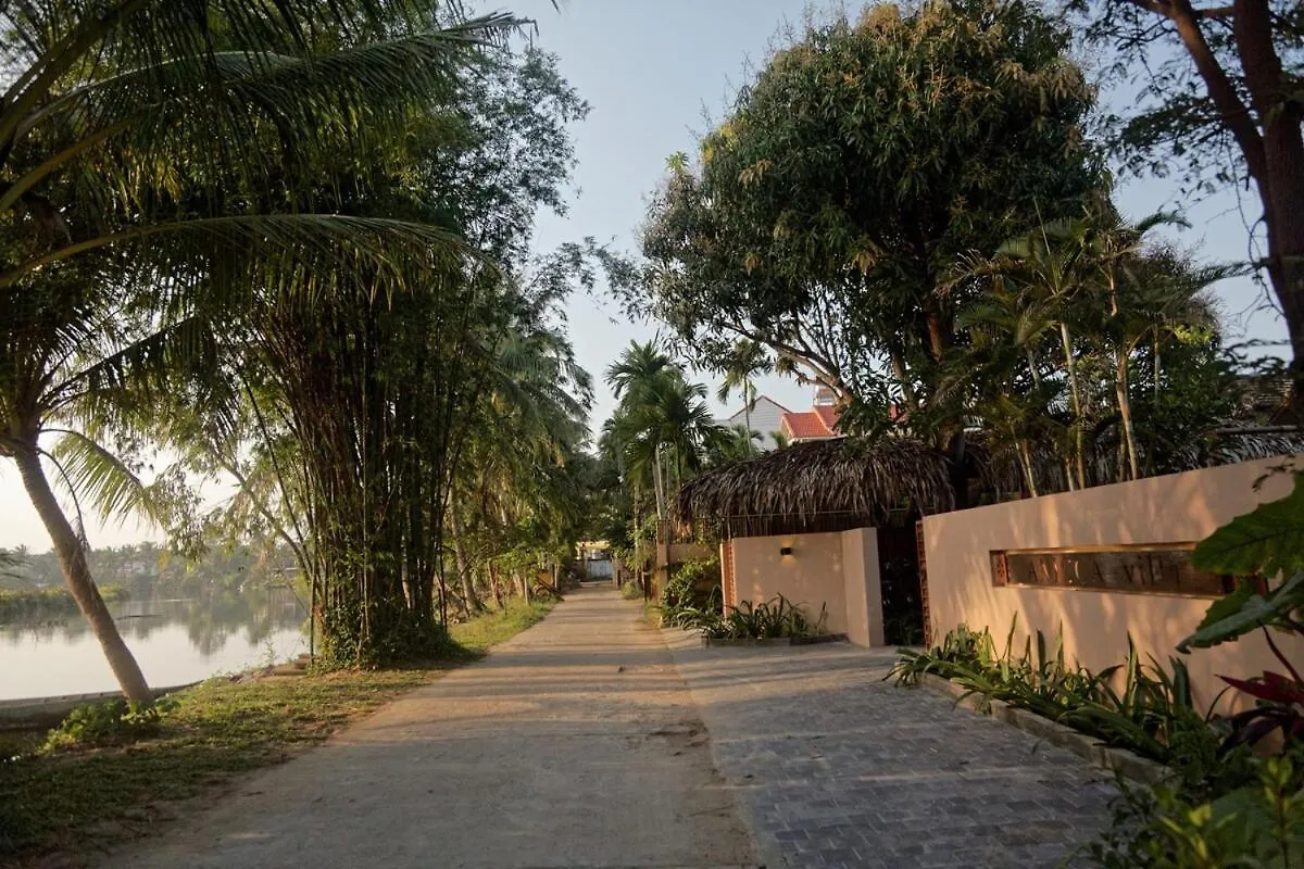 Anicca Riverside Villa With Private Pool Hoi An