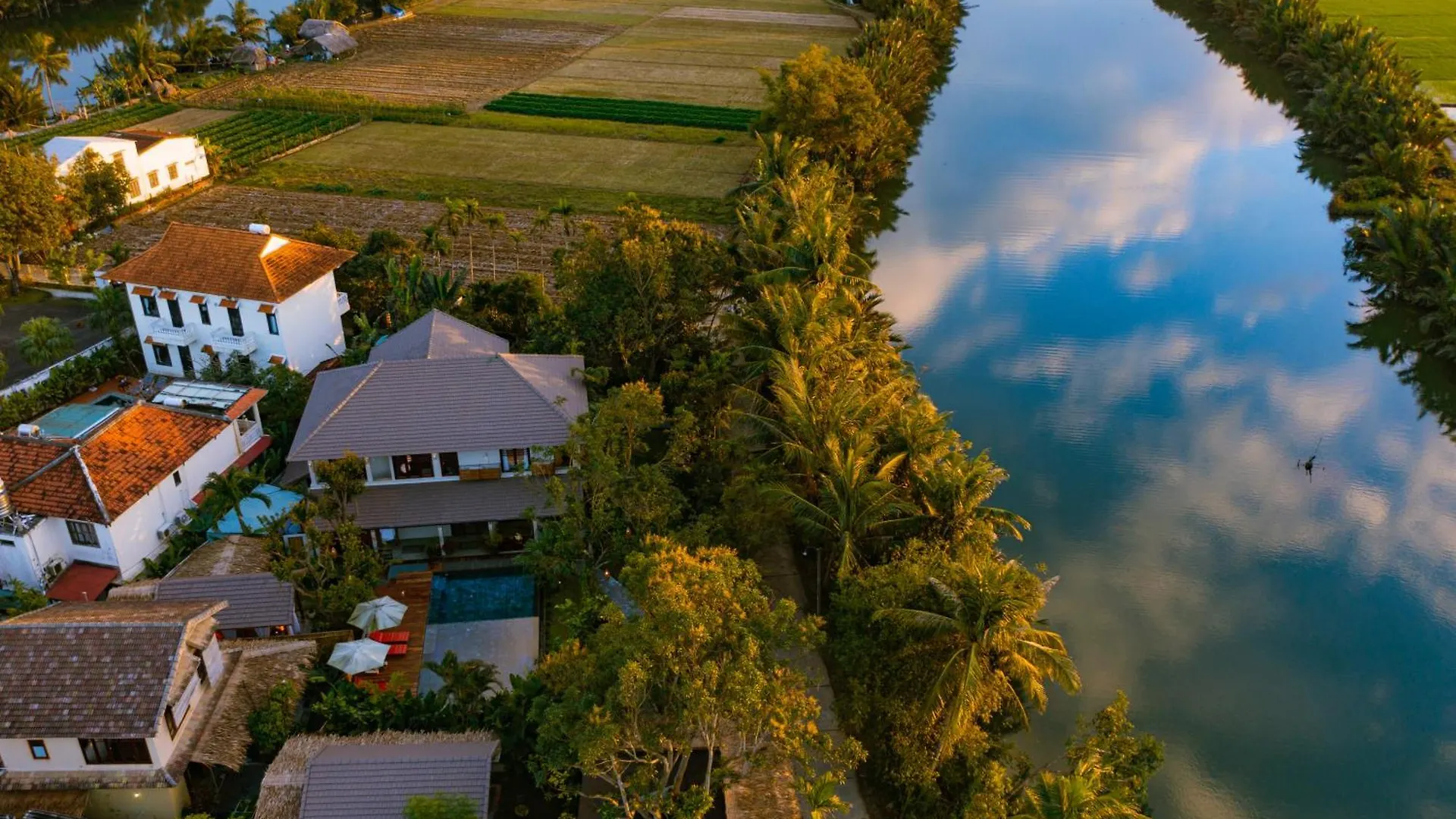 Anicca Riverside Villa With Private Pool Hội An